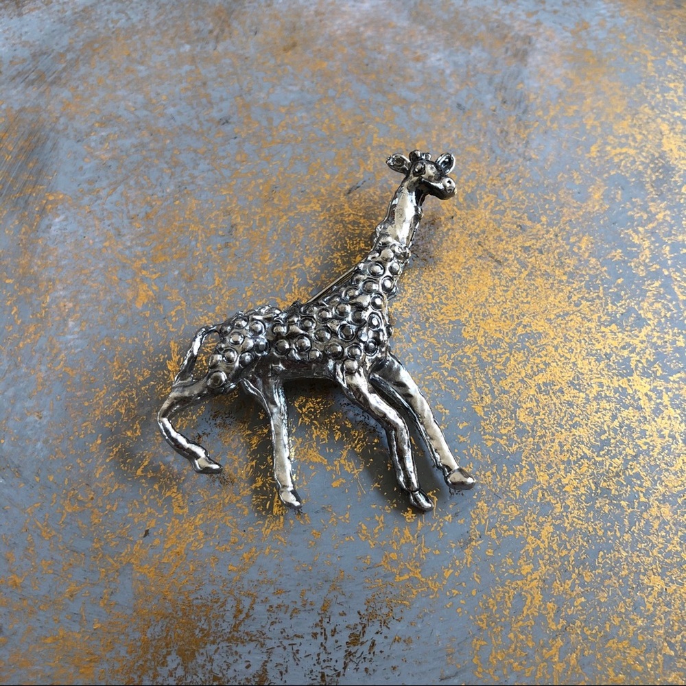 Giraffe Brooch